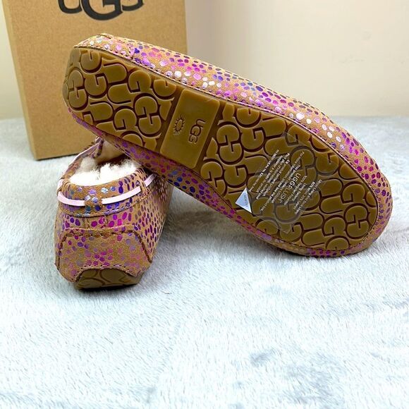 UGG DAKOTA SPOTS GIRLS NWT - Picture 5 of 6